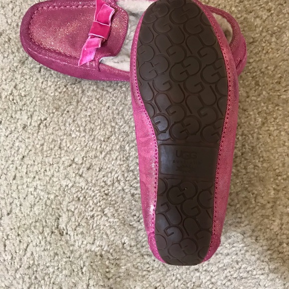 Ugg Slippers - Picture 5 of 5